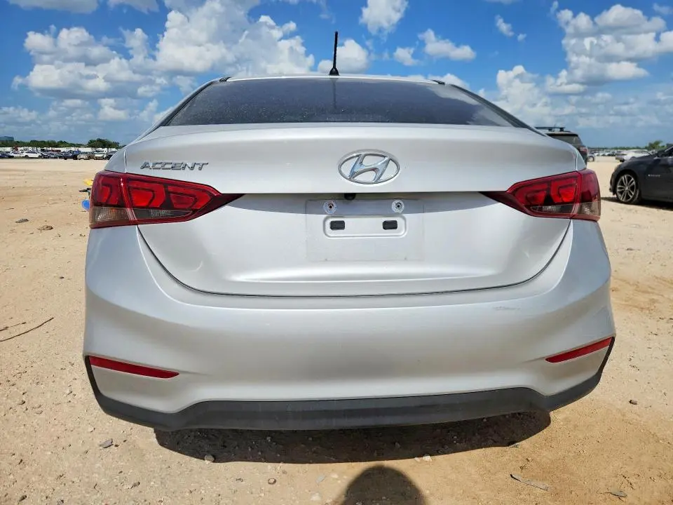 2022 HYUNDAI ACCENT SE  