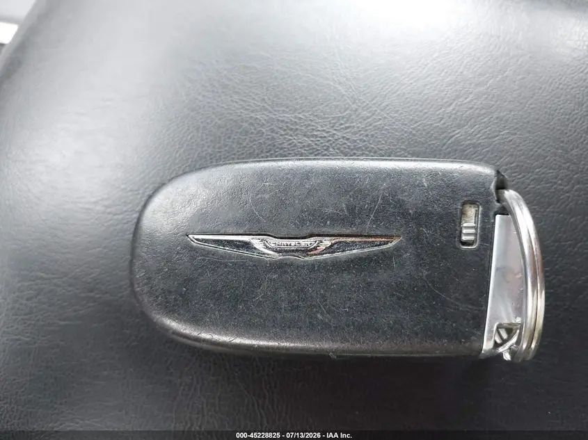 2019 CHRYSLER 300 LIMITED