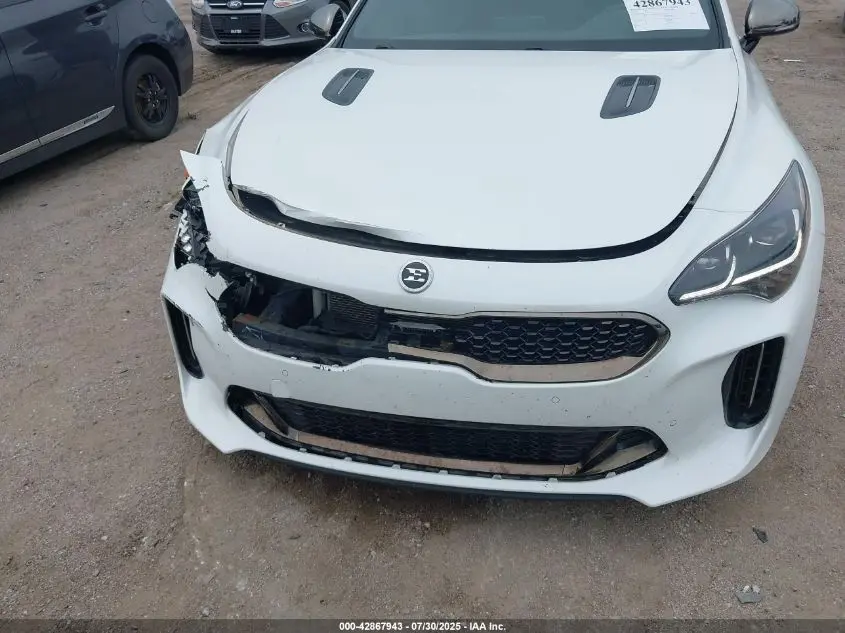 2019 KIA STINGER GT1