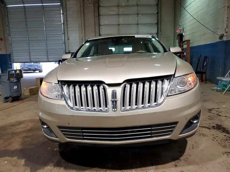 2011 LINCOLN MKS   