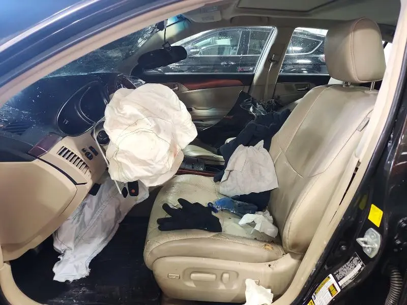 2011 TOYOTA AVALON LIMITED  
