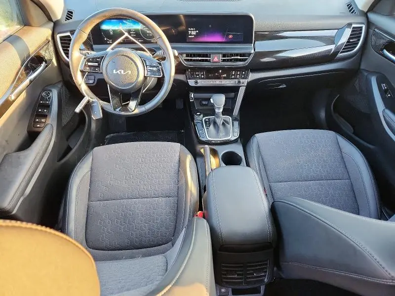 2024 KIA SELTOS S  