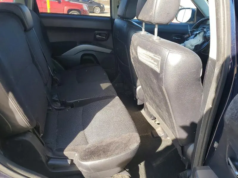 2011 MITSUBISHI OUTLANDER SE  