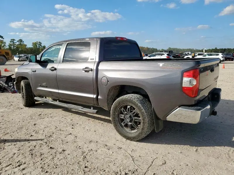 2017 TOYOTA TUNDRA CREWMAX SR5  