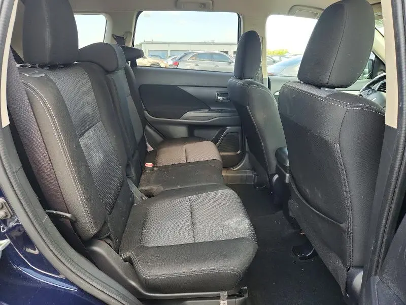 2016 MITSUBISHI OUTLANDER SE  