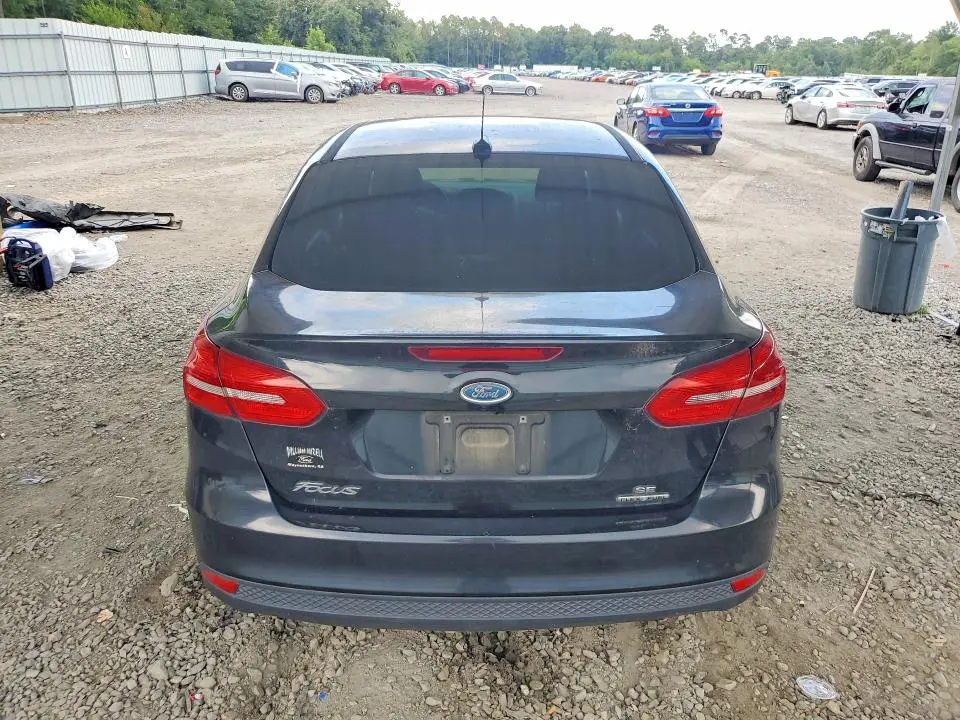 2015 FORD FOCUS SE  