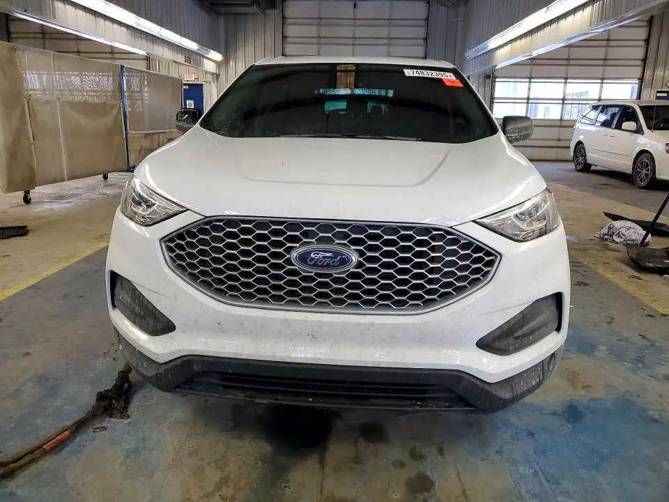 2023 FORD EDGE SE  