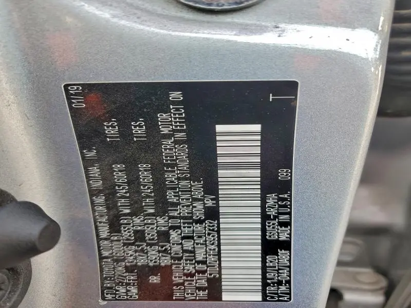 2019 TOYOTA HIGHLANDER SE  