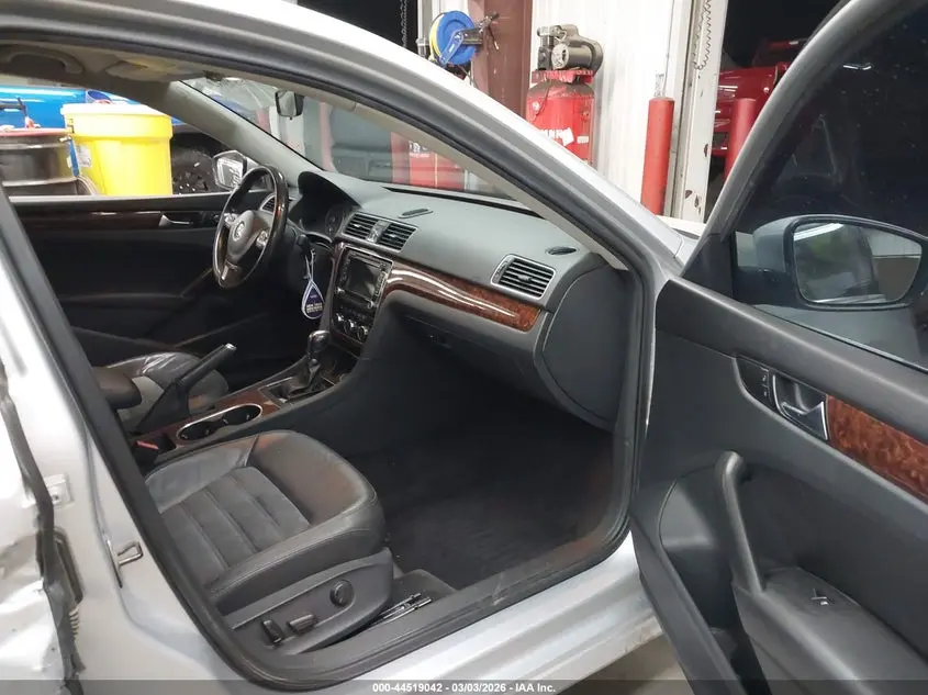 2013 VOLKSWAGEN PASSAT 2.0L TDI SEL PREMIUM