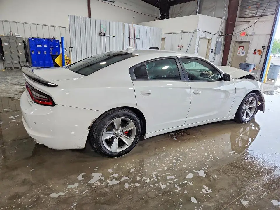 2015 DODGE CHARGER SXT  