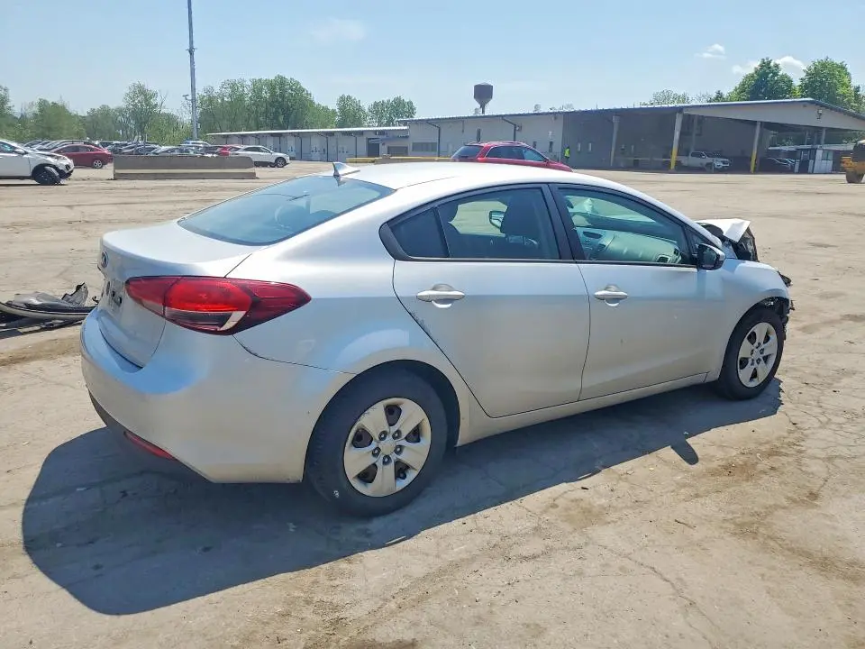 2018 KIA FORTE LX  