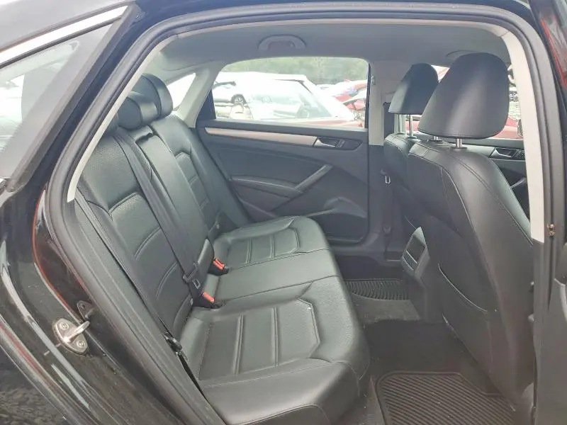 2015 VOLKSWAGEN PASSAT S  