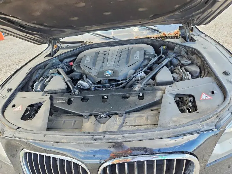 2013 BMW 750 XI  