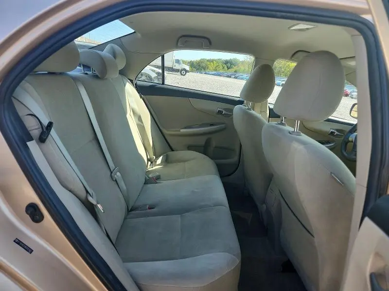 2011 TOYOTA COROLLA LE  