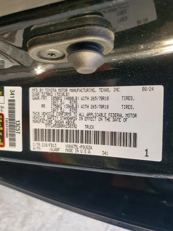 2024 TOYOTA TUNDRA CREWMAX SR  