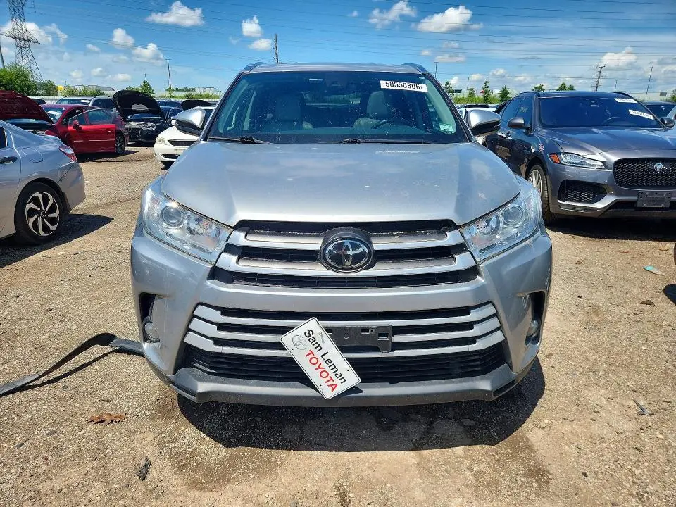 2017 TOYOTA HIGHLANDER XLE  