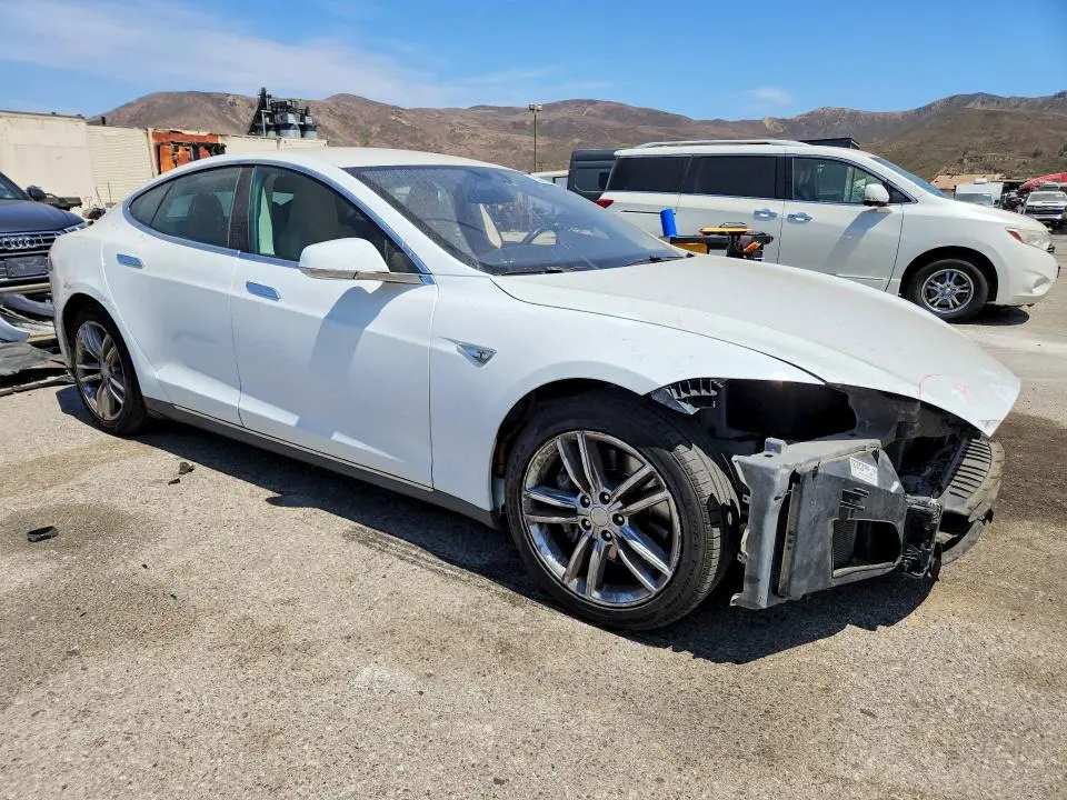 2015 TESLA MODEL S   