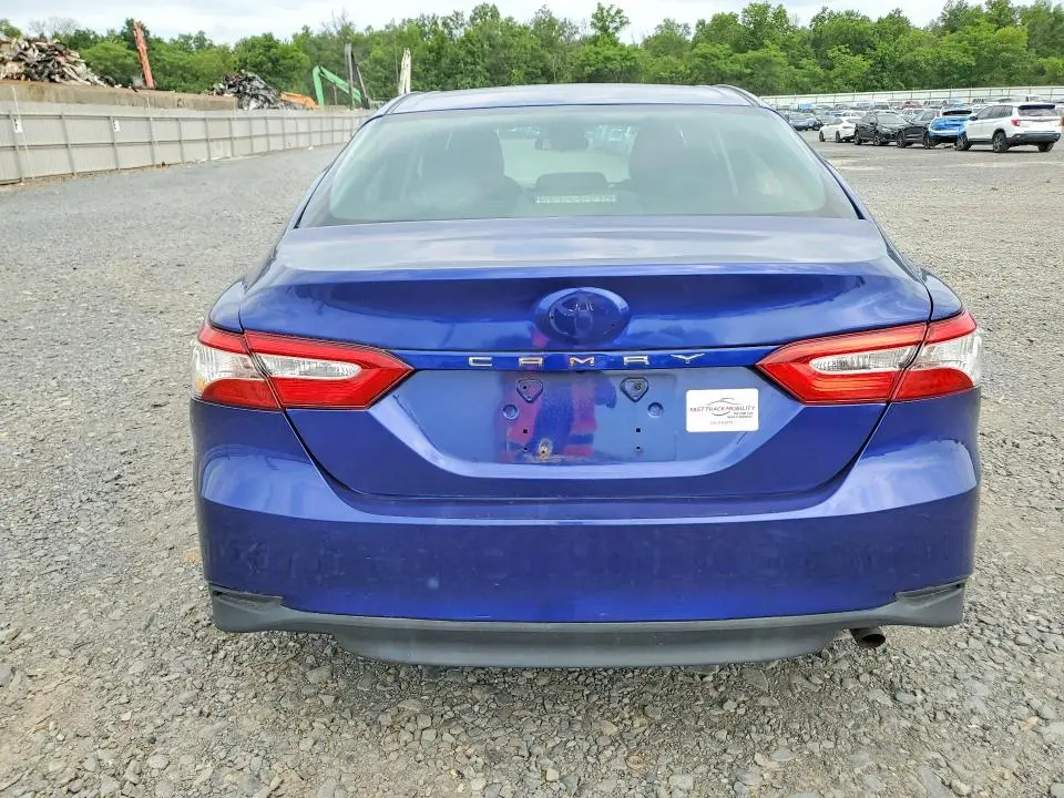 2018 TOYOTA CAMRY LE  