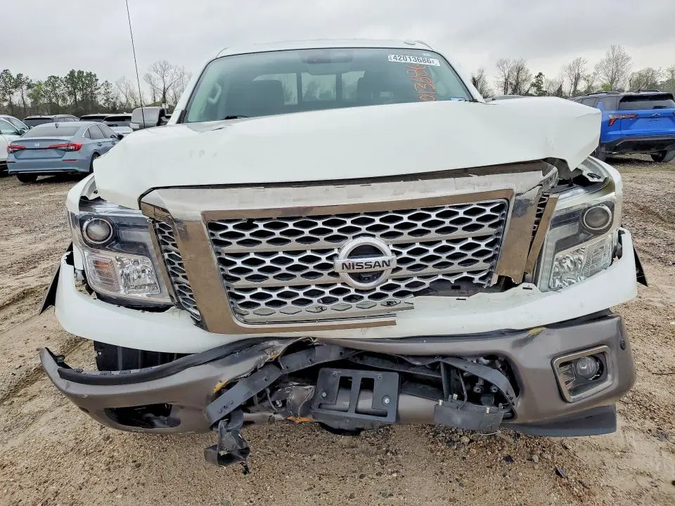2017 NISSAN TITAN PLATINUM RESERVE  
