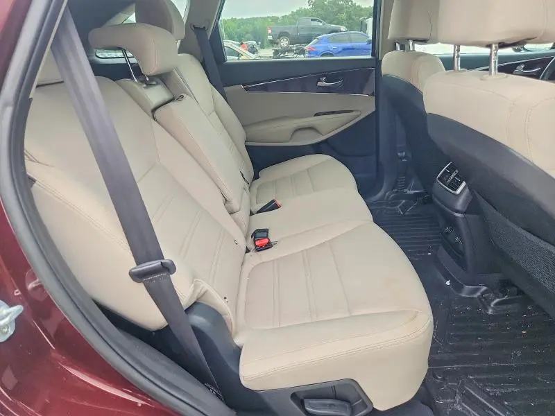 2017 KIA SORENTO LX  