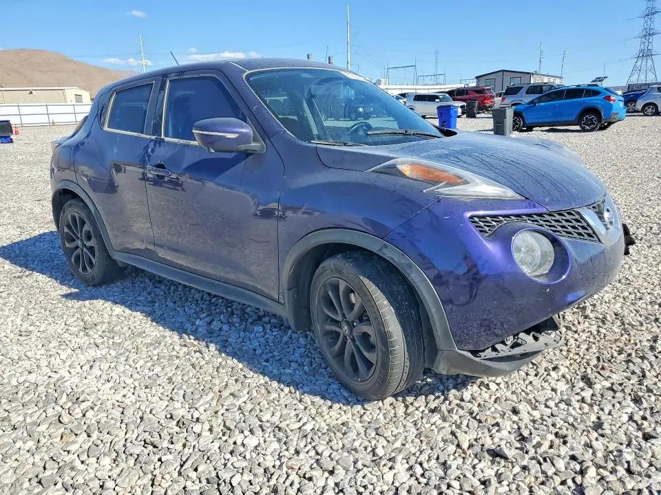2015 NISSAN JUKE SV  