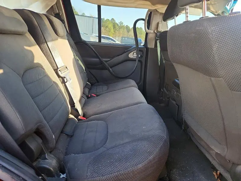 2011 NISSAN PATHFINDER S  