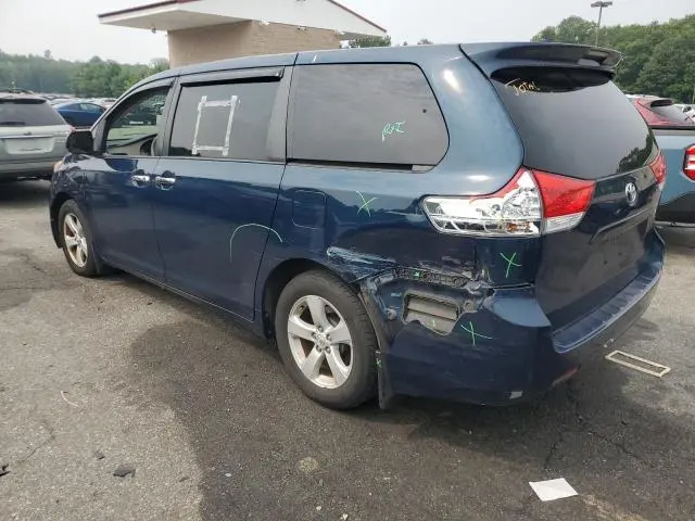 2011 TOYOTA SIENNA   