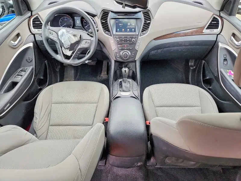 2018 HYUNDAI SANTA FE SE  