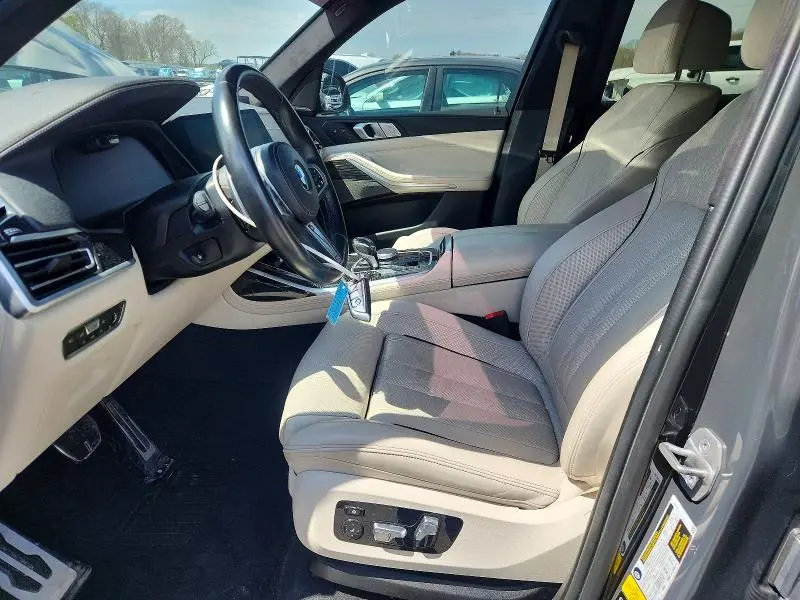 2022 BMW X7 M50I  