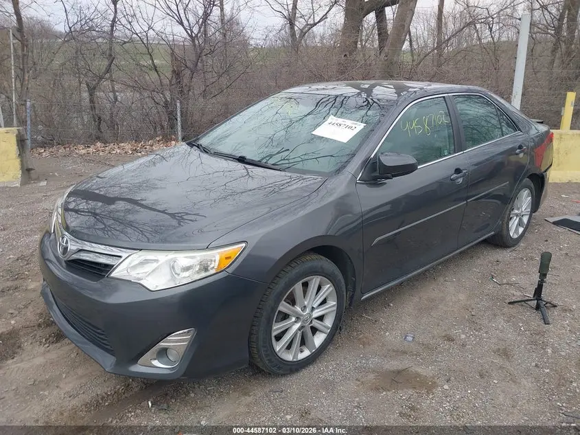 2013 TOYOTA CAMRY XLE V6