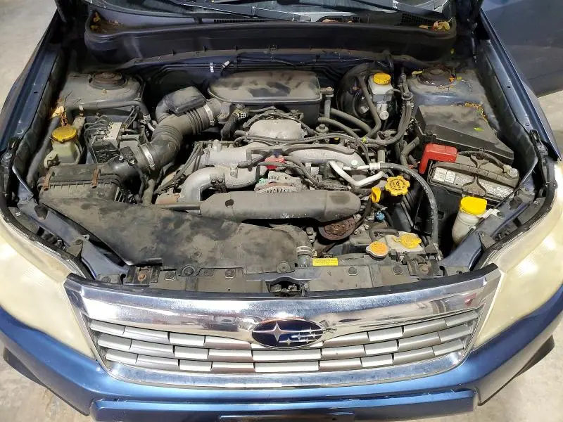 2010 SUBARU FORESTER XS  
