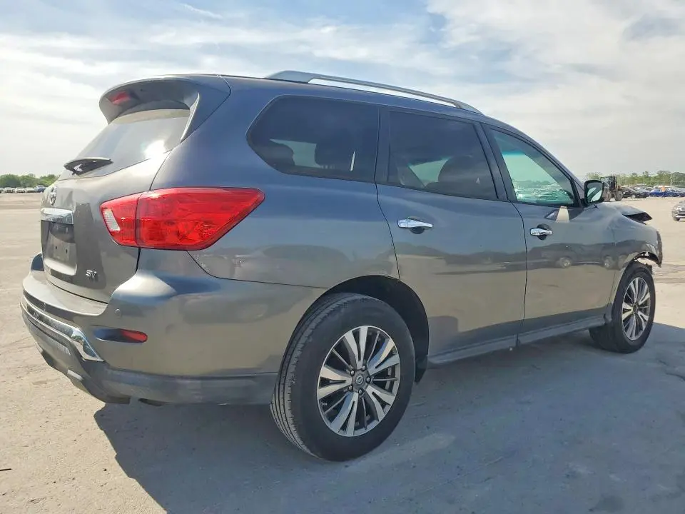 2017 NISSAN PATHFINDER SV  
