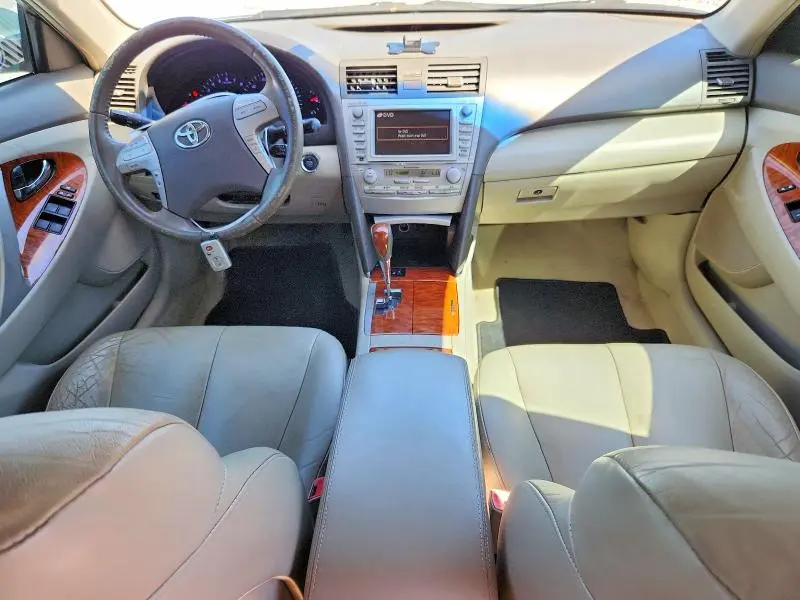 2010 TOYOTA CAMRY XLE  