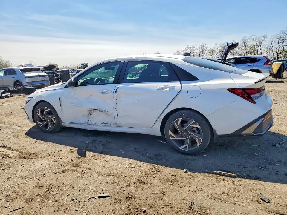 2025 HYUNDAI ELANTRA SEL SPORT  