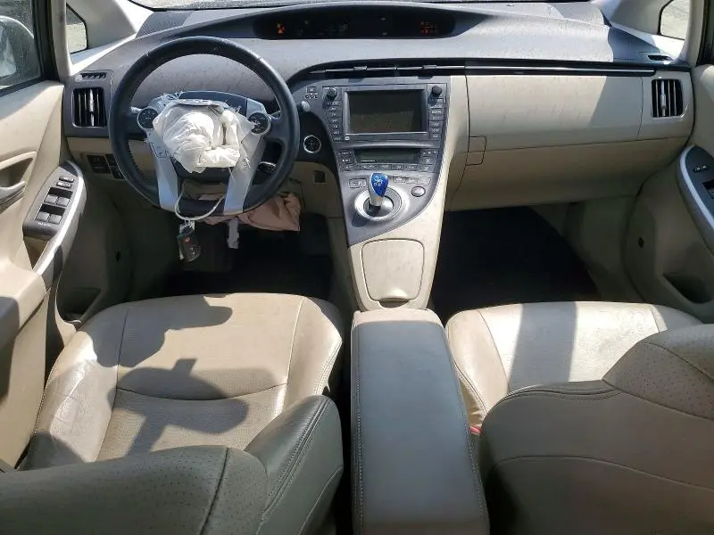 2010 TOYOTA PRIUS V  