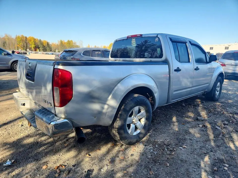 2011 NISSAN FRONTIER SV  