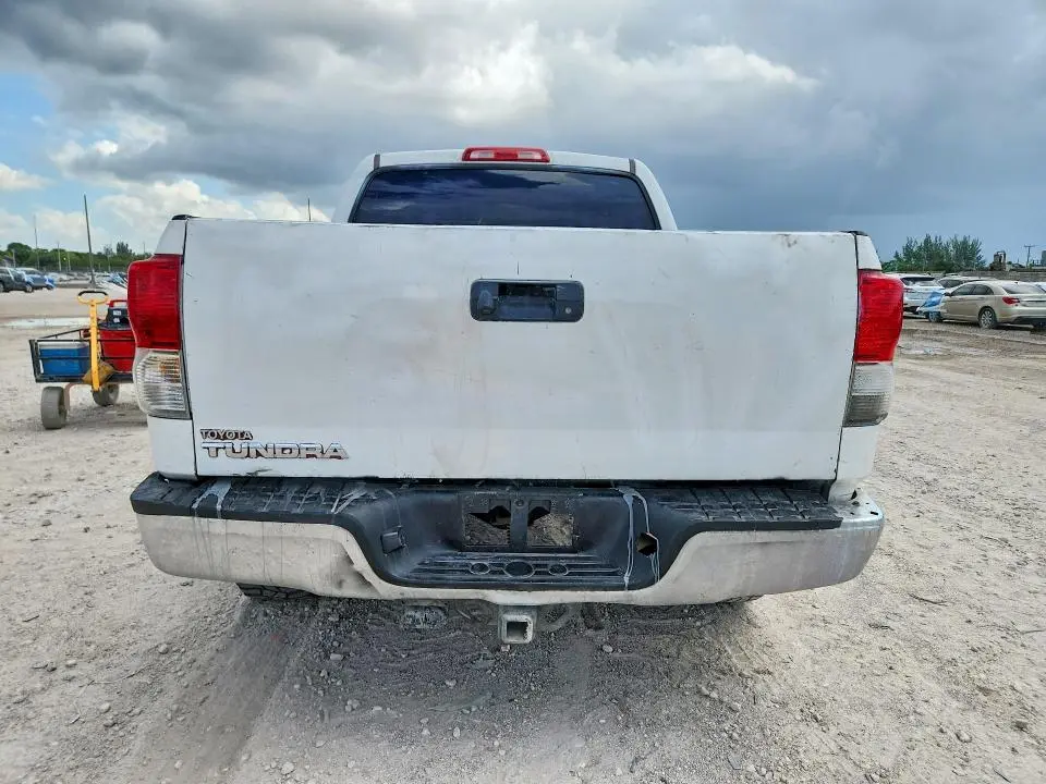 2011 TOYOTA TUNDRA CREWMAX SR5  