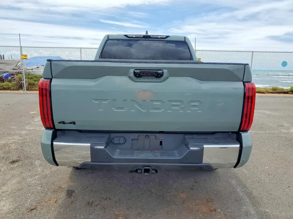 2025 TOYOTA TUNDRA SR5  
