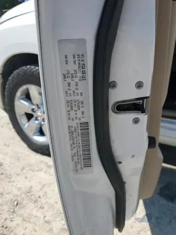 2016 RAM 1500 SLT  