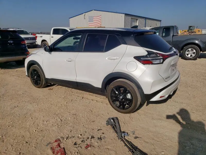 2024 NISSAN KICKS SV  