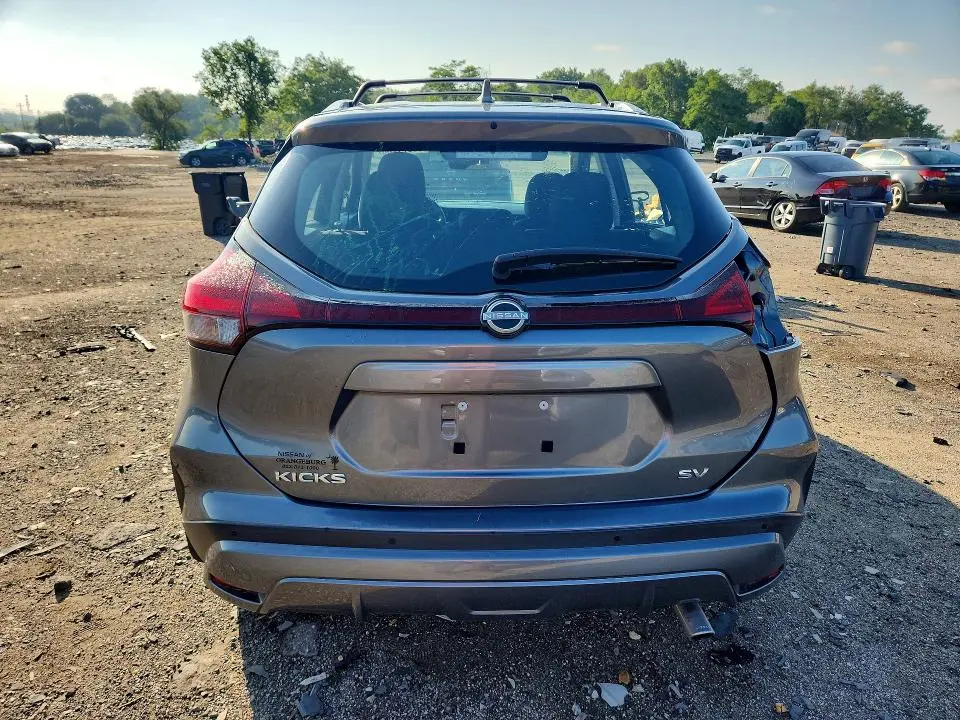 2022 NISSAN KICKS SV  