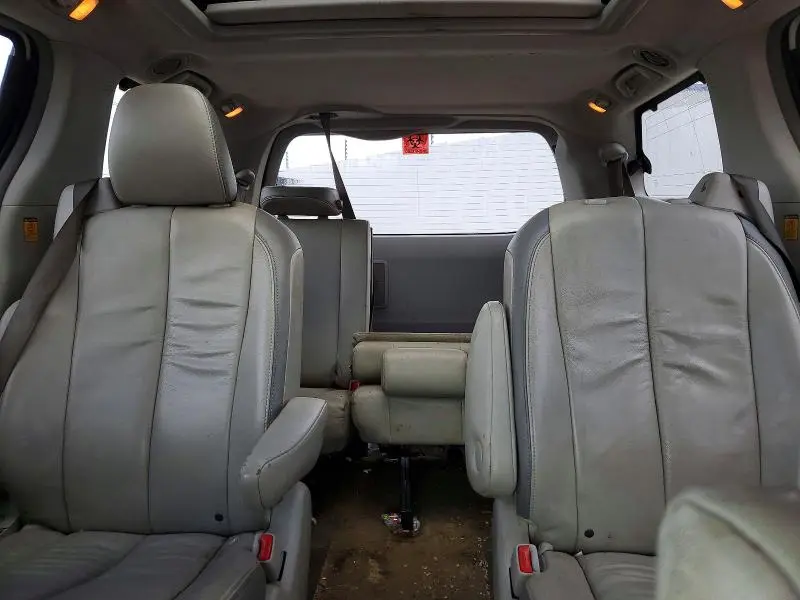 2013 TOYOTA SIENNA LIMITED 7-PASSENGER  