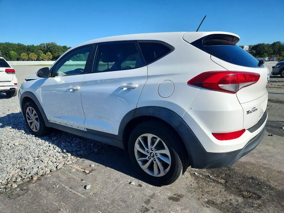 2017 HYUNDAI TUCSON SE  