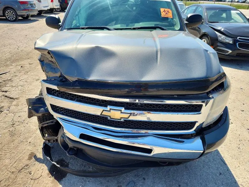 2011 CHEVROLET SILVERADO K1500 LT  