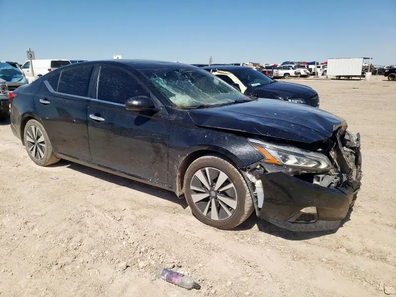 2021 NISSAN ALTIMA SV  
