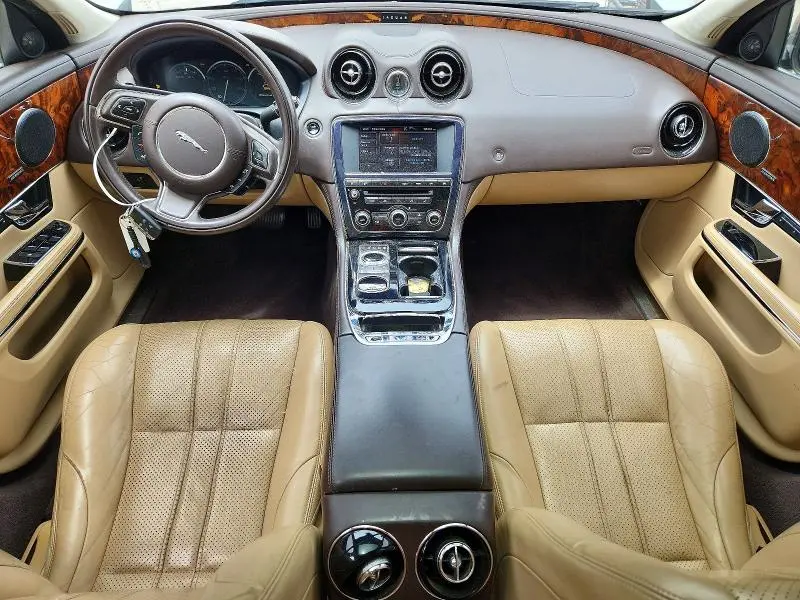 2013 JAGUAR XJ   