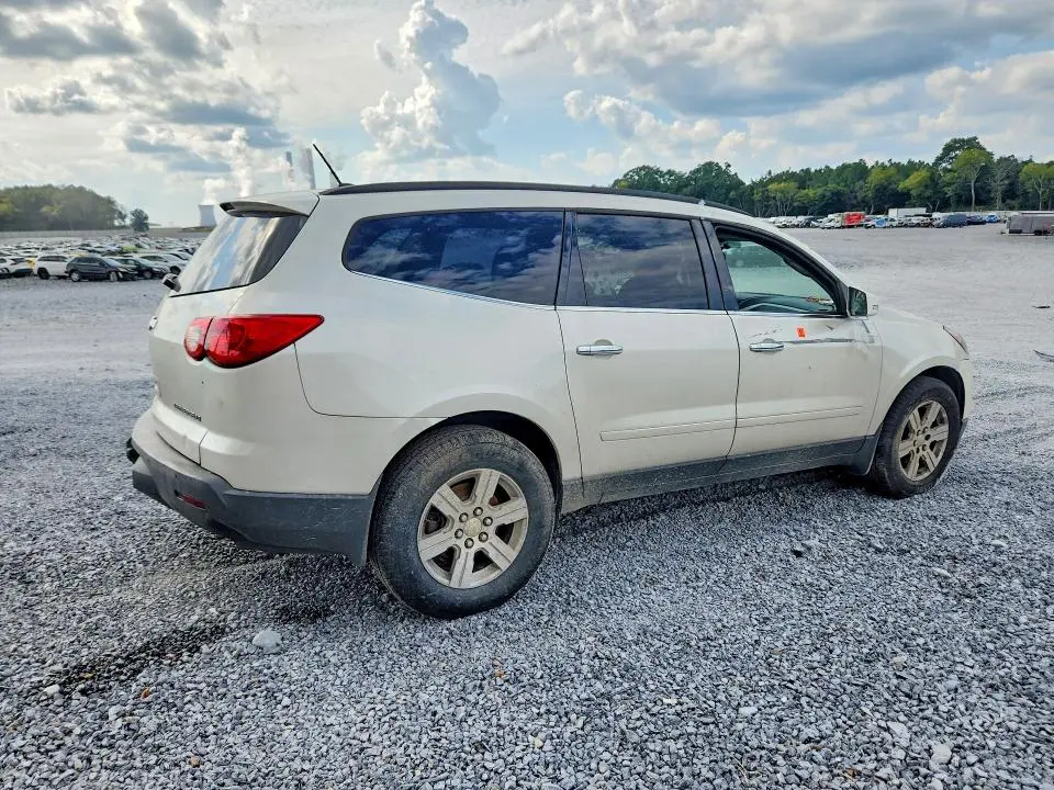 2011 CHEVROLET TRAVERSE LT  