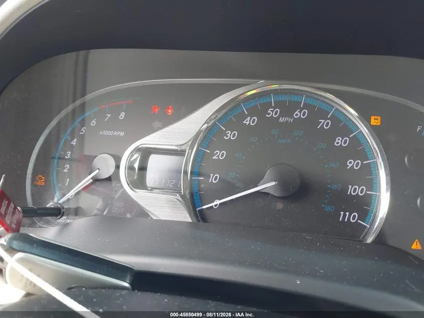 2013 TOYOTA SIENNA XLE V6 8 PASSENGER