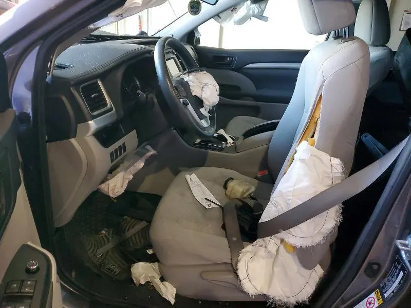 2015 TOYOTA HIGHLANDER LE  