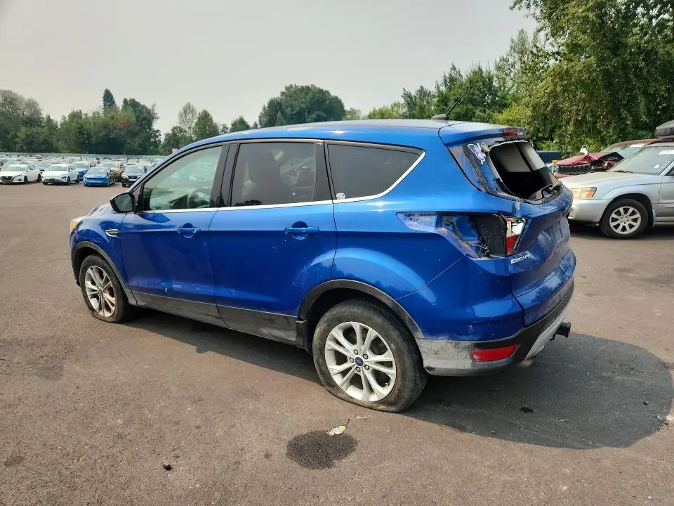 2017 FORD ESCAPE SE  